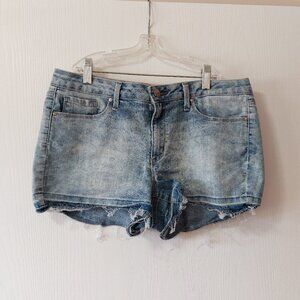 Jessica Simpson Shorts, size 31, light wash denim